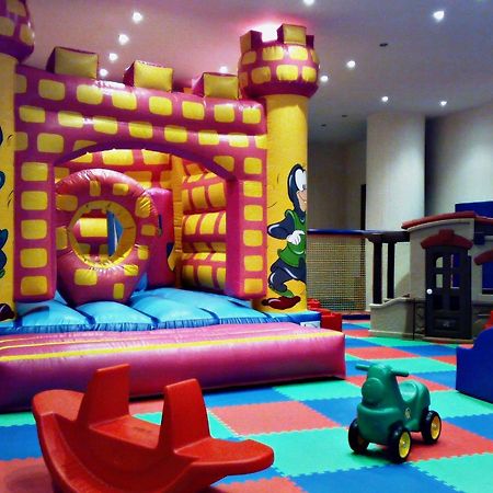 亚历山大海滩温泉酒店 亚历山德鲁波利斯 外观 照片 An indoor play area