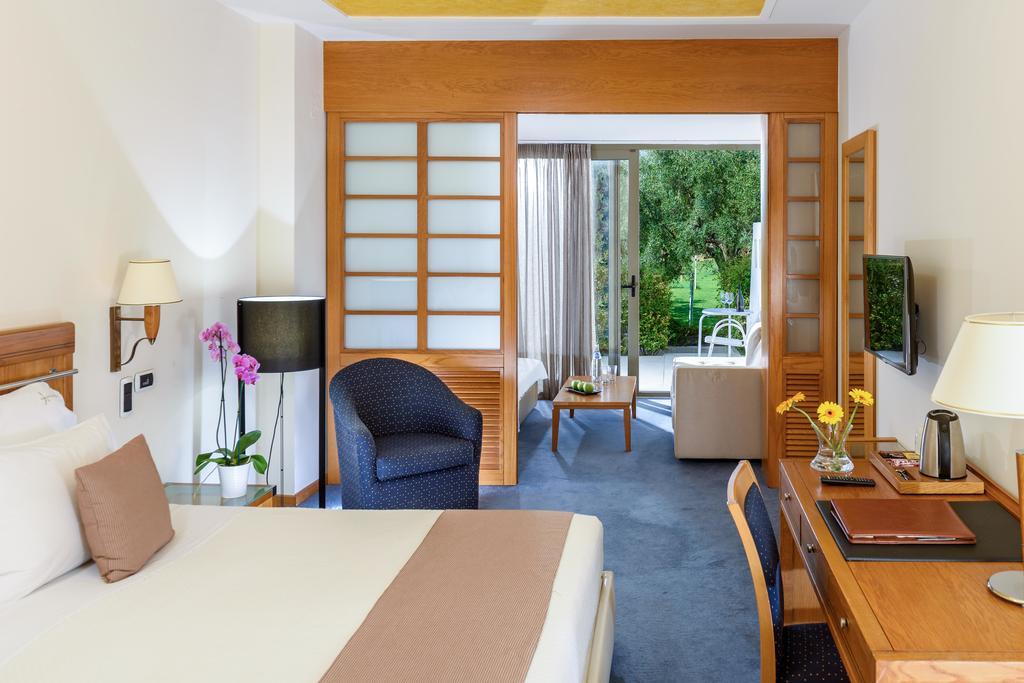 亚历山大海滩温泉酒店 亚历山德鲁波利斯 外观 照片 A room at the hotel
